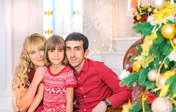 Evde aile Noel fotoğrafı var. Seçici odak. — Stok fotoğraf