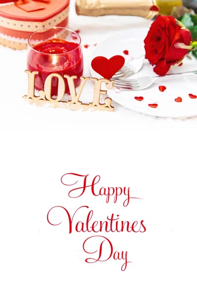 Valentijnsdag. Prachtige achtergrond wenskaart met een roos. Selectieve focus. — Stockfoto