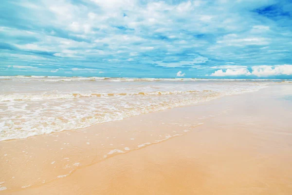 Oceano Indiano. Sri Lanka Beruwala Beach. Focus selettivo . — Foto Stock