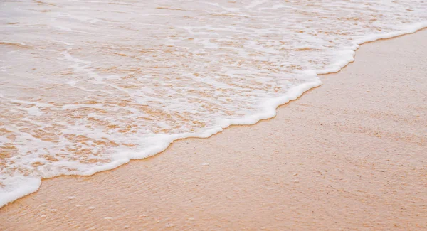 Beach sand and sea coastline. Selective focus. — Stock Photo, Image