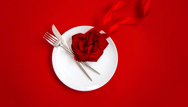 Valentýnská romantická večeře gratuluji. Selektivní zaměření. — Stock fotografie