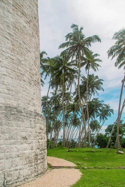 Шри-Ланка - остров с маяком. Селективный фокус . — стоковое фото