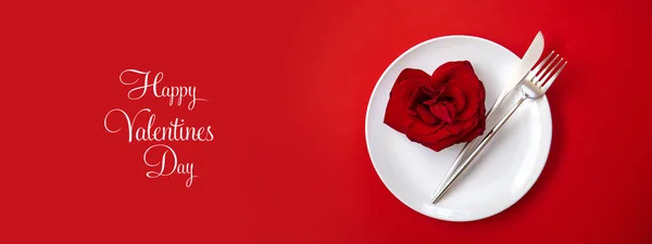 Valentin-napi romantikus vacsora gratuláció. Szelektív fókusz. — Stock Fotó