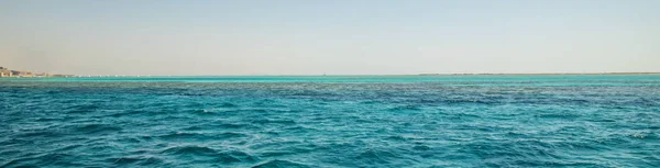 Mar Azul Forma Uma Bandeira Foco Seletivo Natureza — Fotografia de Stock