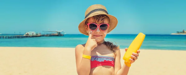 Sunscreen Skin Child Selective Focus — Stock Photo, Image