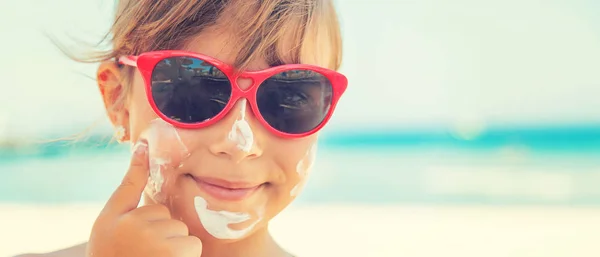 Sunscreen Skin Child Selective Focus — Stock Photo, Image