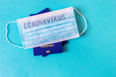 Coronavirus, ülkeler arası uçuş yasağı kavramı. Uluslararası pasaport. Seçici odaklanma. ilaç