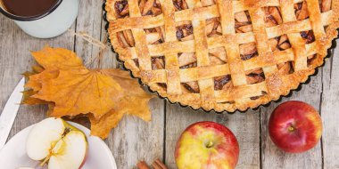 Elma ve tarçın ile Pasta. Seçici odak. Gıda.