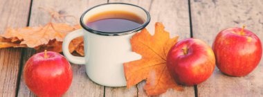 Güzel bir sonbahar arkaplanı. Merhaba, Sonbahar Seçici Odaklanma Doğası