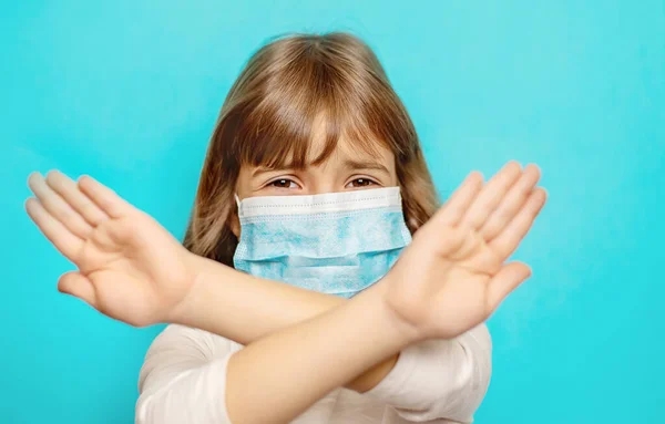 Gemaskerde Kinderbescherming Tegen Virus Selectieve Focus — Stockfoto