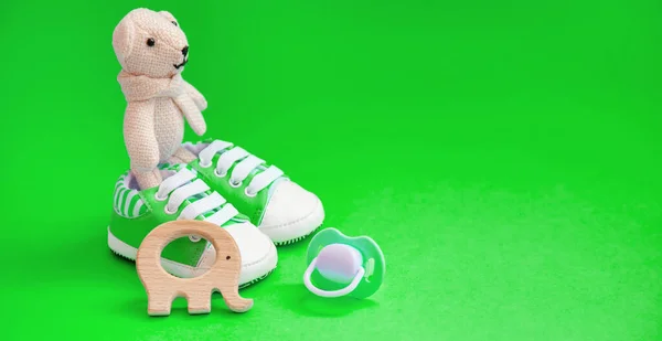 배경의 신생아용 아기용 액세서리 선택적 — 스톡 사진