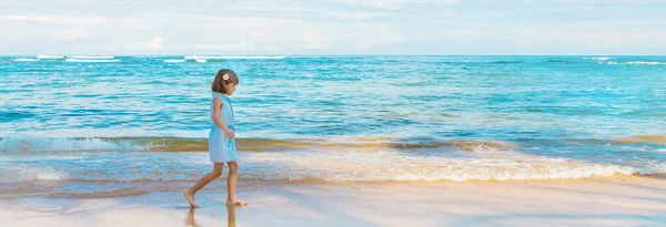 Child Girl Beach Sri Lanka Selective Focus — Stock Photo, Image
