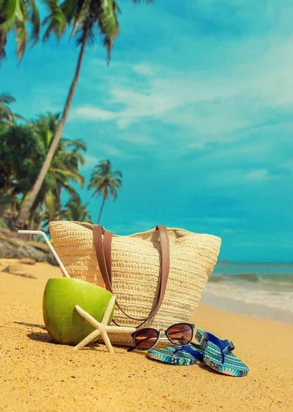 Borsa Spiaggia Cocco Mare Concentrazione Selettiva Viaggio — Foto Stock