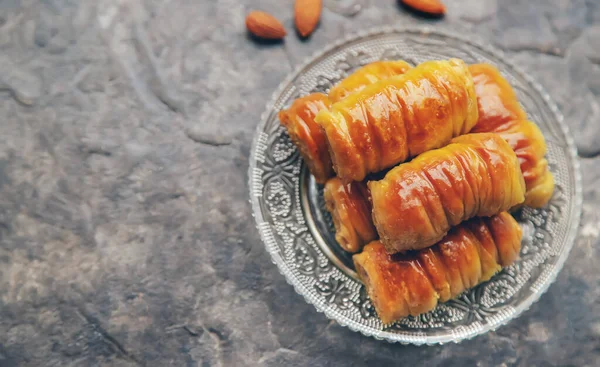 Baklava Manis Oriental Dengan Kacang Fokus Selektif Makanan — Stok Foto