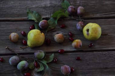 taze armut Erik ve Cornel ile masada
