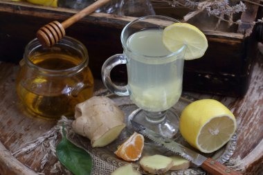 Zencefil, limon, bal ve otlar de Provence ile natürmort