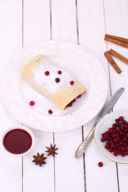 Strudel kiraz ve Apple ile