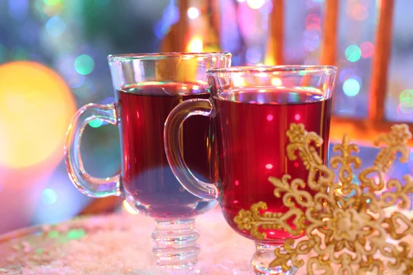 Glühwein in durchsichtigen Gläsern — Stockfoto