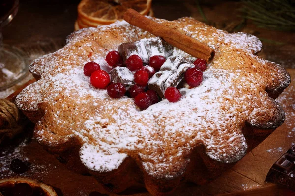 Christmas cupcake with cranberries — Stock Photo, Image