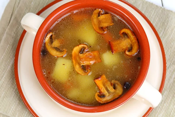 Грибний суп з картоплею — стокове фото