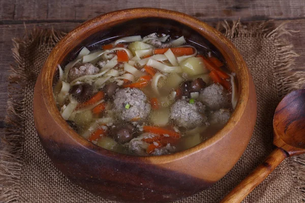 Zupa z klopsikami i pieczarkami — Zdjęcie stockowe