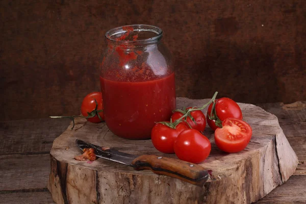 Home canning of tomato paste — Stock Photo, Image