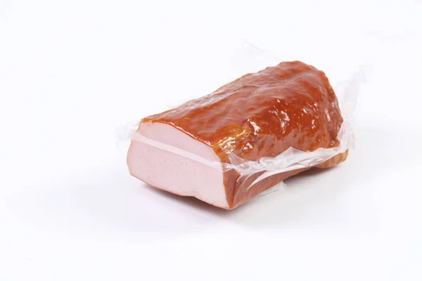 Koude carbonaat voor pork in verpakking op witte achtergrond — Stockfoto
