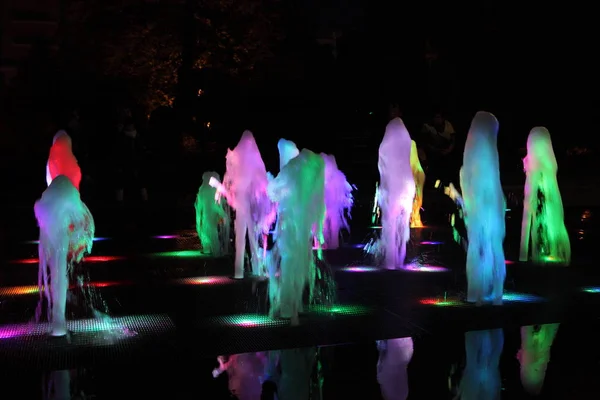 Night fountain on the resort Boulevard — Stock Photo, Image