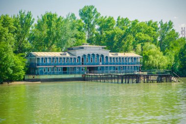 Waterfront gezilebilir nehirler