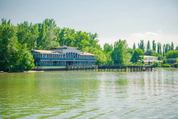 Waterfront gezilebilir nehirler