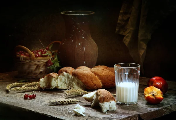 Rustic still life with milk and bread — Stock Photo, Image