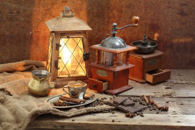 kahve tarçın ve çikolata ile