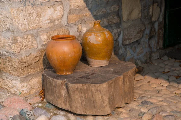 Керамика, глиняные горшки — стоковое фото