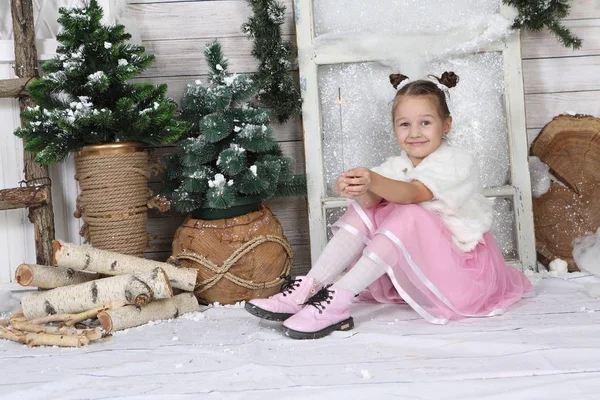 Girl Christmas Tree Sparkler — Stock Photo, Image