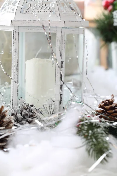 Свеча Красивом Белом Рождестве — стоковое фото