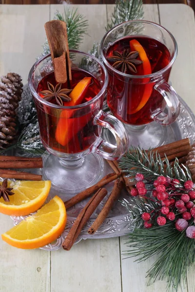 Vinho Ruminado Com Canela Laranja — Fotografia de Stock