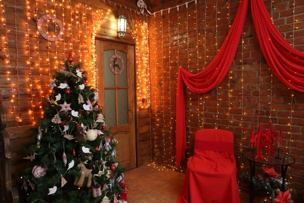 Interior Ano Novo Com Árvore Natal Cheia — Fotografia de Stock