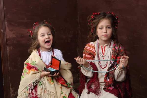 Meninas Vestidos Russos Com Contas — Fotografia de Stock