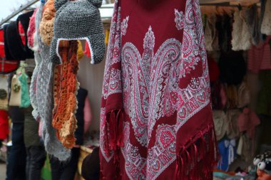 Adil ticaret eşarplar. Fuar alanı