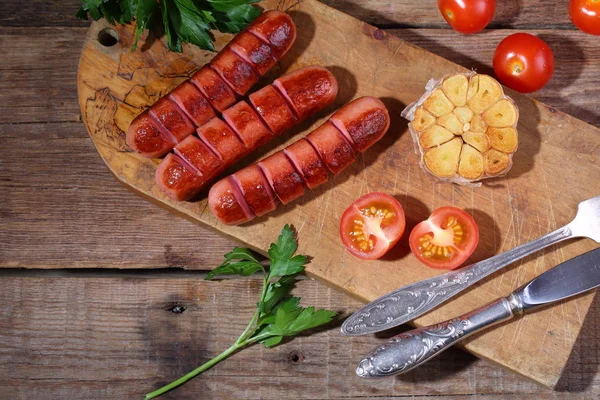 Fried Sausages Vegetables Wooden Table — Stock Photo, Image