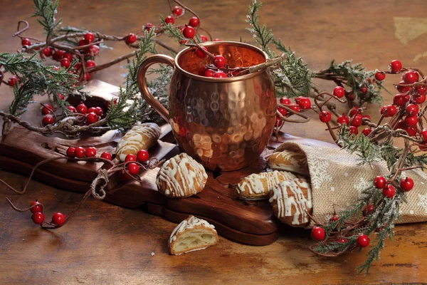 Mulled Wine Wooden Background Fir Branches Berries — Stock Photo, Image
