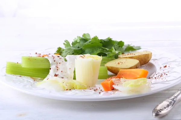 Celer Mrkví Bramborami Vejci Bílé Omáčce — Stock fotografie