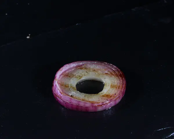 Bawang Latar Belakang Hitam Onion Cincin — Stok Foto