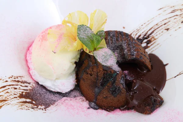 Ice Cream Chocolate Muffin — Stock Photo, Image