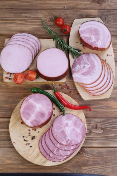 Schinken Schweineschinken Auf Einem Hölzernen Hintergrund — Stockfoto