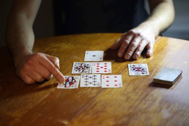 Tarot kartlarında fal baktırmak. Kartlarda kaderin öngörüsü