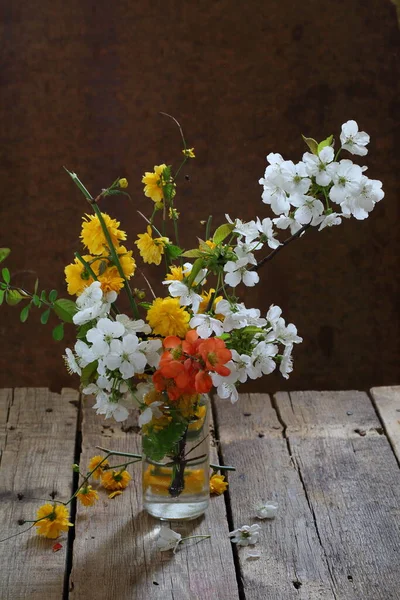 Ramo Flores Primavera Jarrón — Foto de Stock