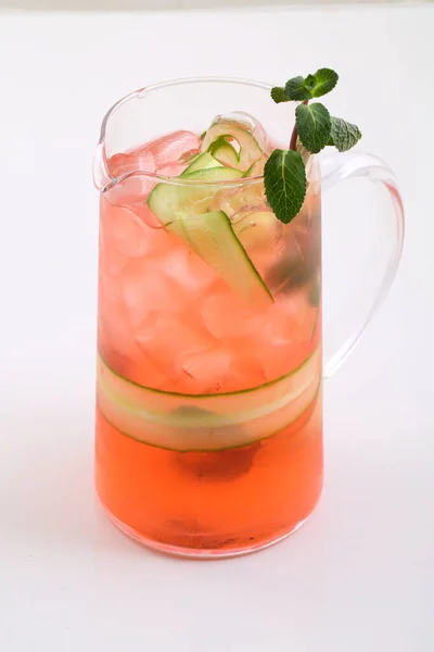 Cocktail Erdbeer Gurken Cocktail Transparenten Becher — Stockfoto