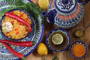Limonlu pilav ve çay. Çayla Özbek pilavı