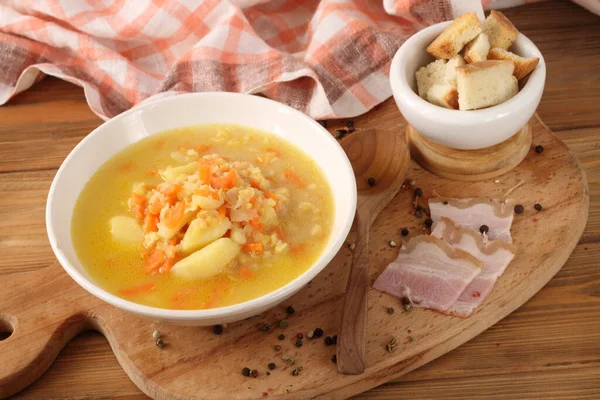 Pea soup with pepper and breadcrumbs — Stock Image Pea Soup Pepper Breadcrumbs Royalty Free Stock Images